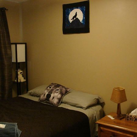 Wild North Bed & Rest Bed & Breakfast Уайтхорс Екстериор снимка