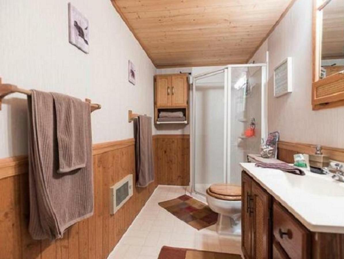 Wild North Bed & Rest Bed & Breakfast Уайтхорс Екстериор снимка